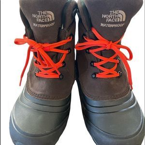NWOT The North Face Chilkat Insulated Boots